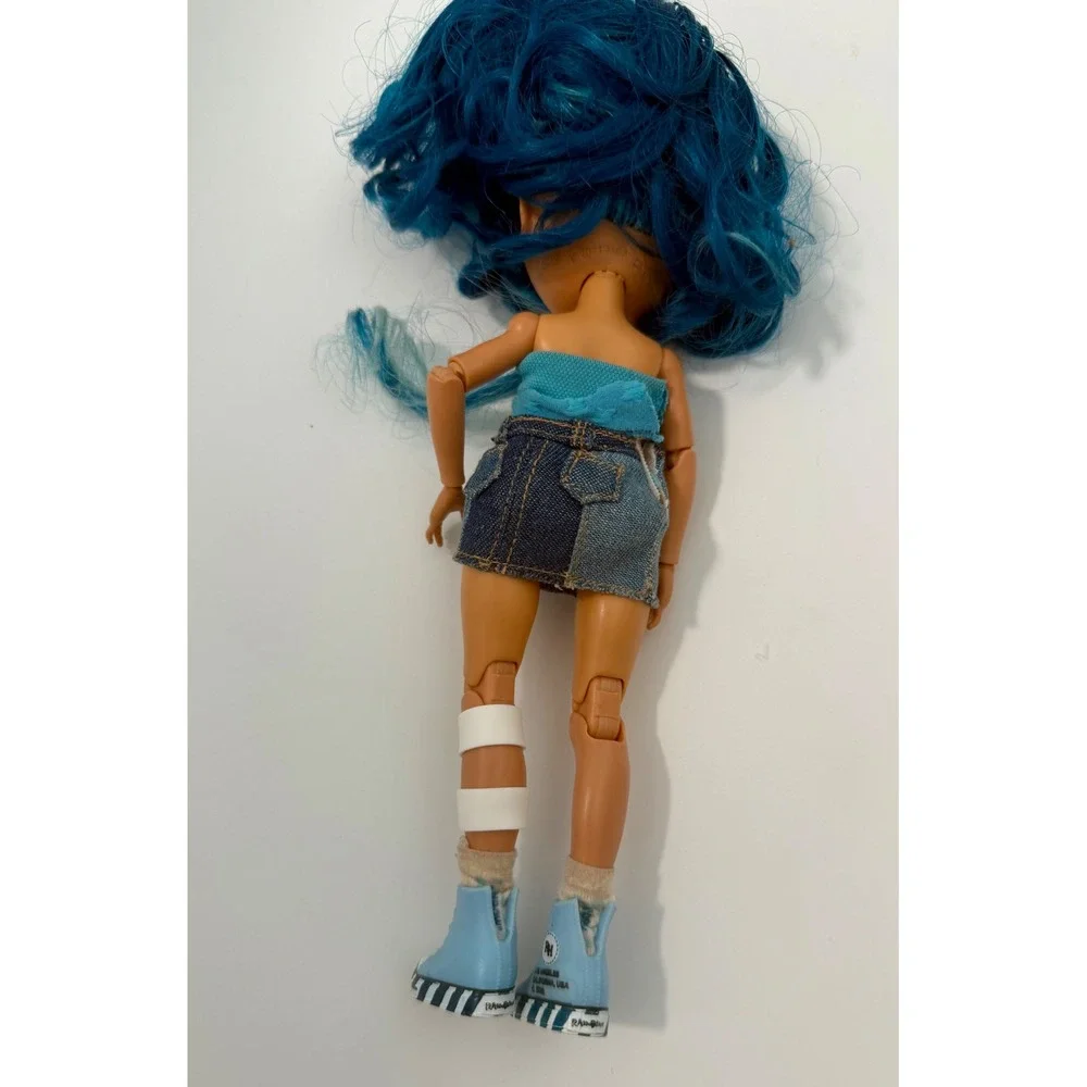 Rainbow High Doll Avery Estella Blue‎ Hair Fashion Doll